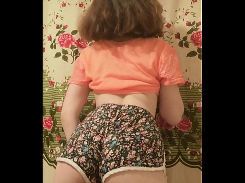 ❤️ Sexy jonk Babe deet hir Shorts op der Kamera of Hausgemachte Porno bei eis ❌️❤