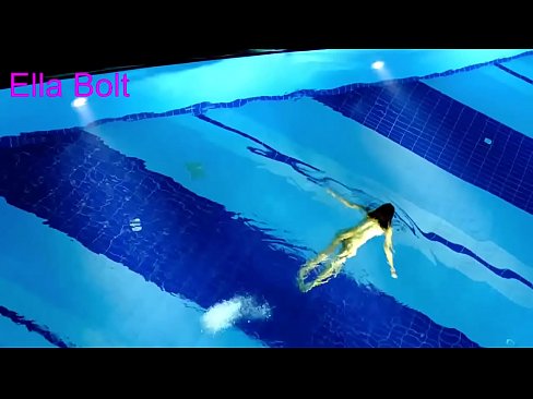 ❤️ Ech kann net ophalen ze kucken, jonk Blond gefaange schwammen plakeg am ELLA BOLT Resort Pool Hausgemachte Porno bei eis ❌️❤